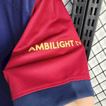 kit domicile enfant du FC Barcelone saison 24/25 sponsor Coldplay