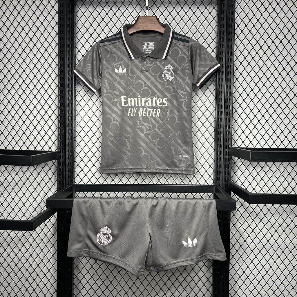 kit enfant du troisième ensemble Real Madrid saison 24/25.
