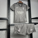 kit enfant du troisième ensemble Real Madrid saison 24/25.