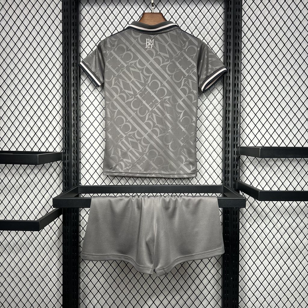 kit enfant du troisième ensemble Real Madrid saison 24/25.