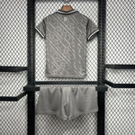 kit enfant du troisième ensemble Real Madrid saison 24/25.