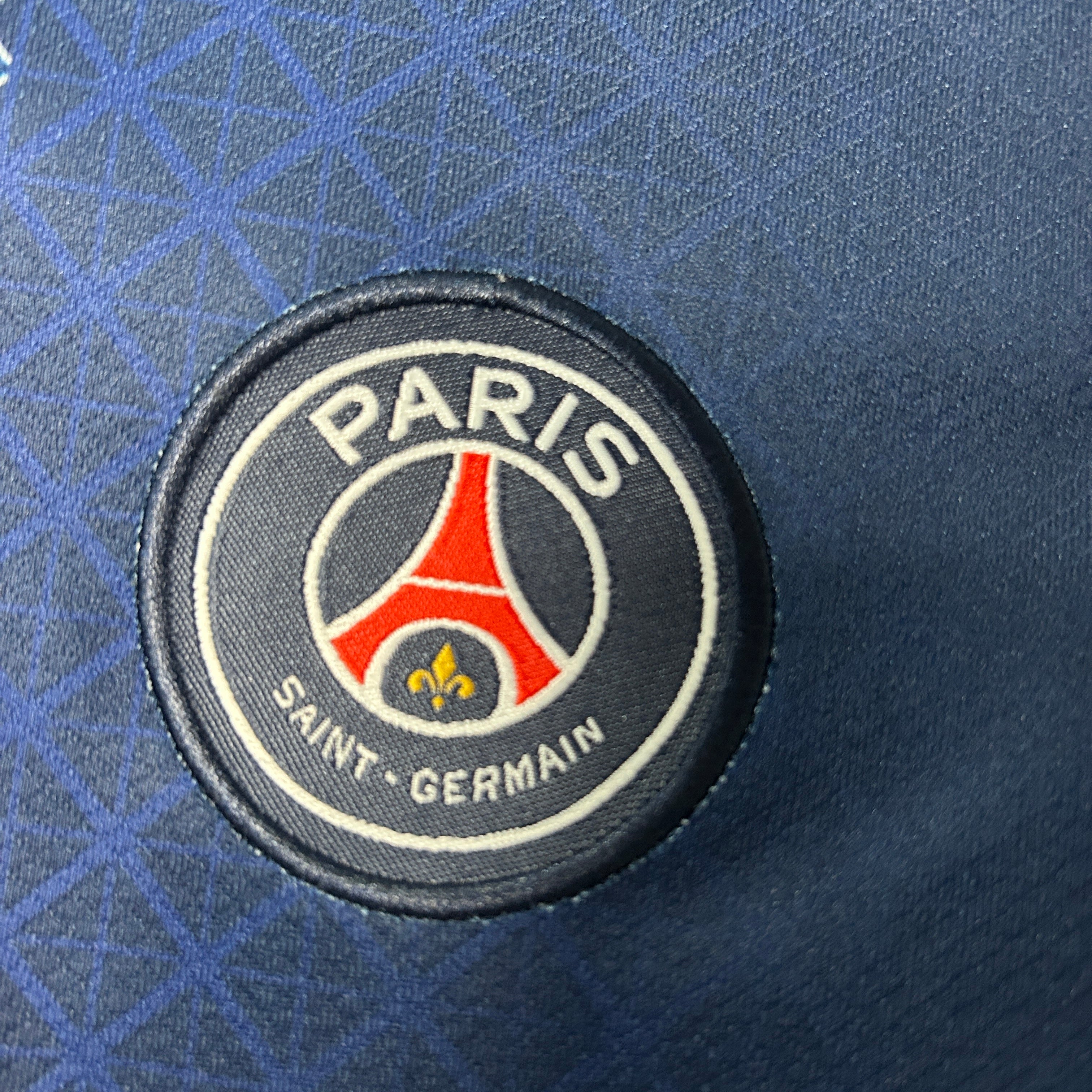kit domicile enfant PSG saison 25/26.