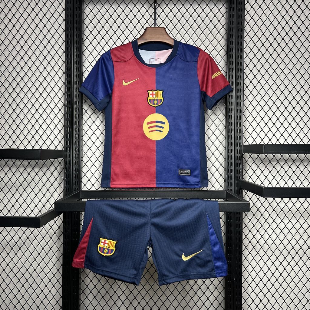 kit junior domicile du FC Barcelone saison 24/25.