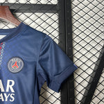 kit domicile enfant PSG saison 25/26.