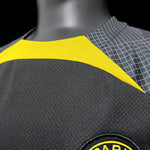 kit d’entraînement enfant noir PSG saison 23/24.