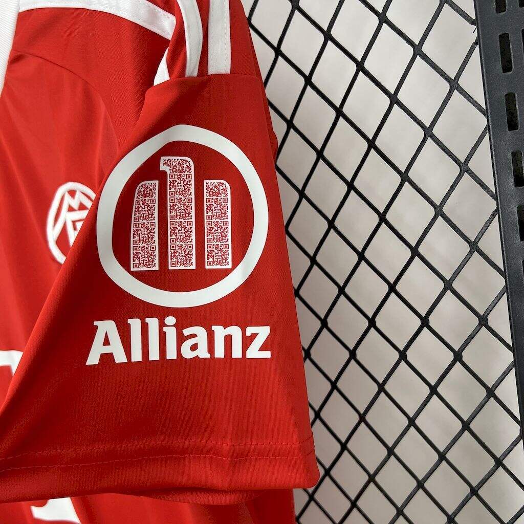 Bayern Munich 2025/26 maillot gardien