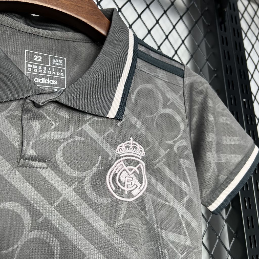 kit enfant du troisième ensemble Real Madrid saison 24/25.