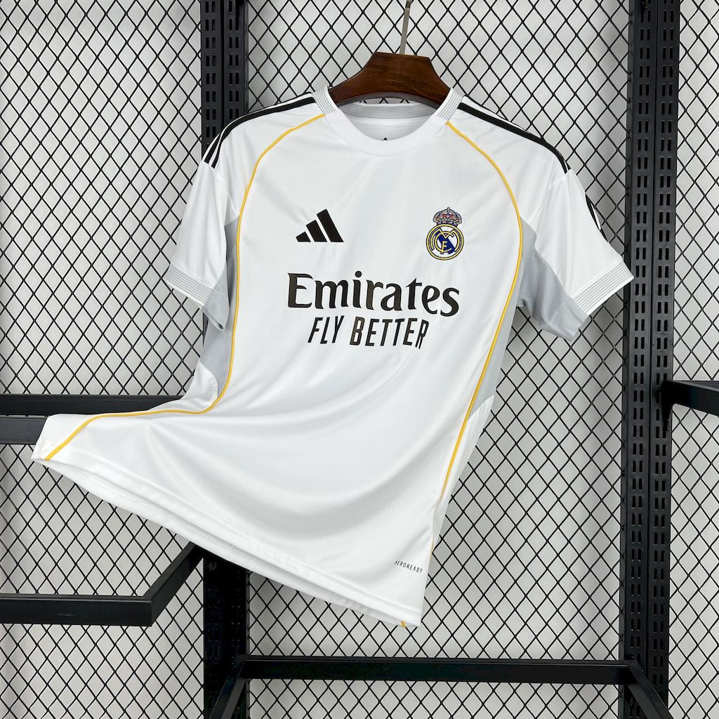 Real Madrid maillot domicile 25/26 player version manche courte et longue