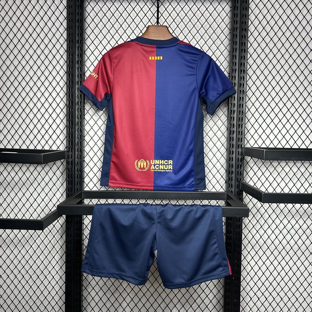 kit junior domicile du FC Barcelone saison 24/25.