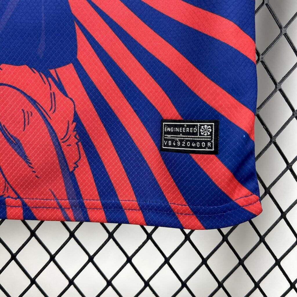 kit junior du FC Barcelone 25/26 en édition spéciale One Piece – Monkey D. Luffy.