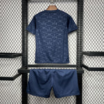 kit enfant du FC Barcelone 24/25 en édition spéciale 125e anniversaire