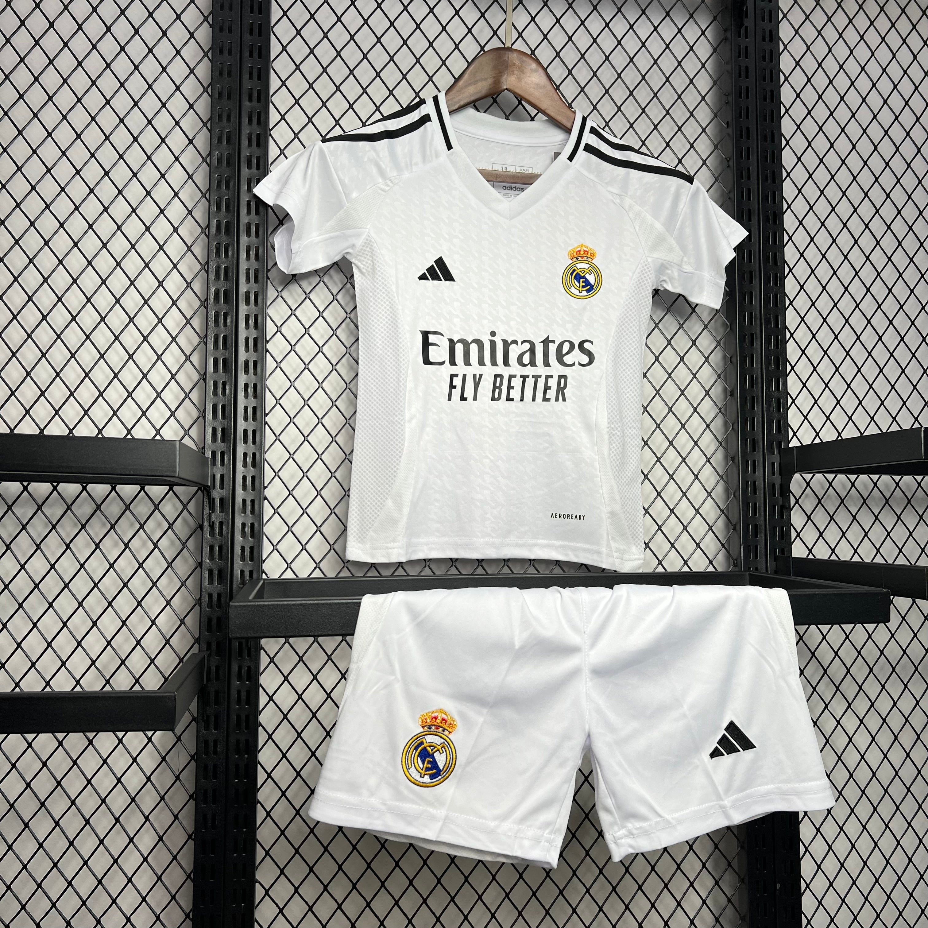 kit domicile enfant Real Madrid saison 24/25