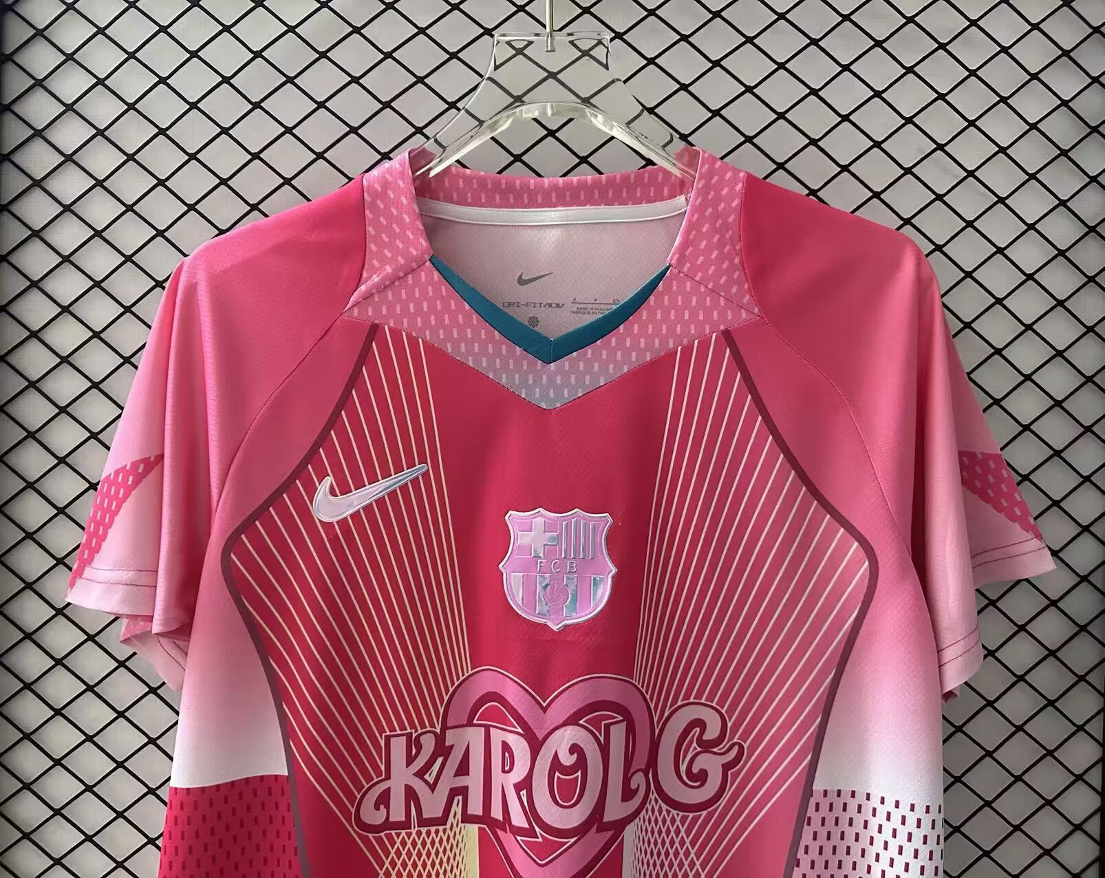 25/26 Barcelone maillot rose édition (KAROLG)