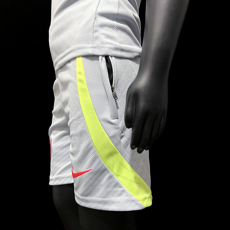 kit d’entraînement enfant gris PSG saison 23/24
