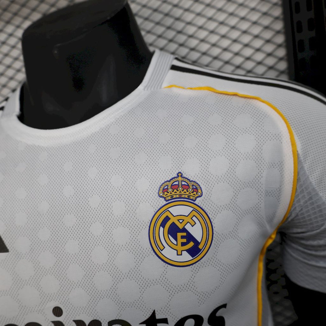 Real Madrid maillot domicile 25/26 player version manche courte et longue