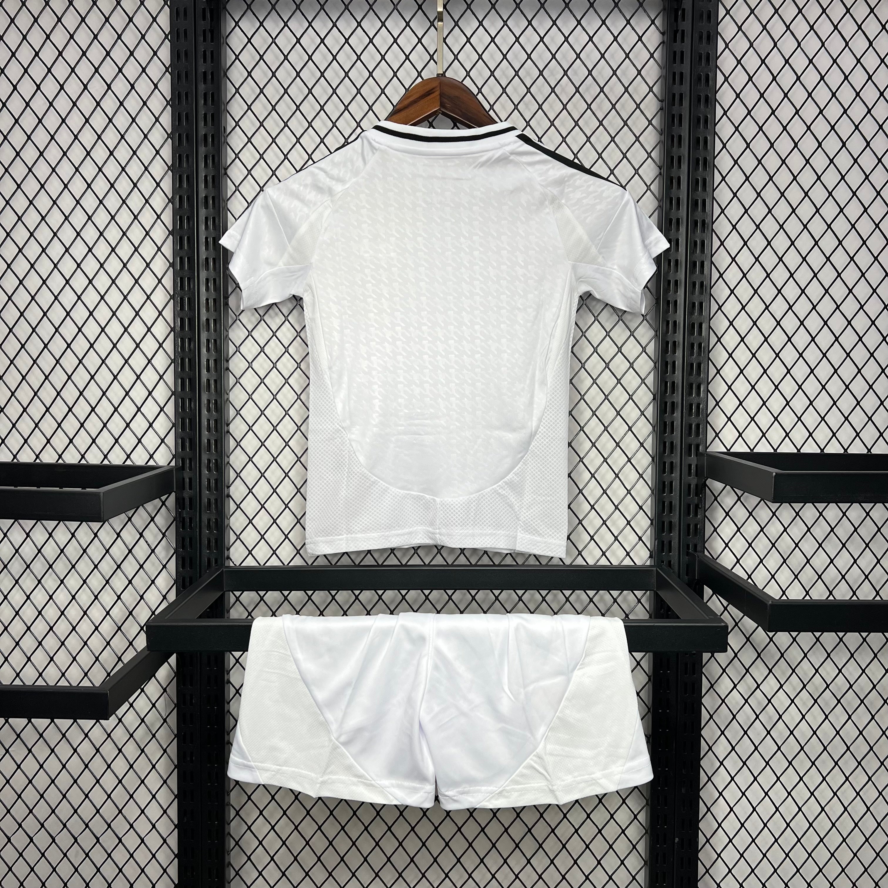 kit domicile enfant Real Madrid saison 24/25
