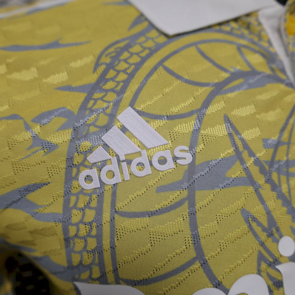 Real Madrid 25/26 Beige special edition player