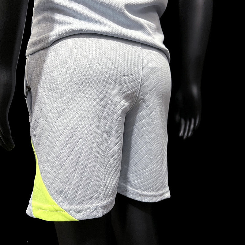 kit d’entraînement enfant gris PSG saison 23/24