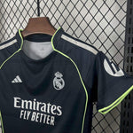 kit extérieur enfant Real Madrid saison 25/26