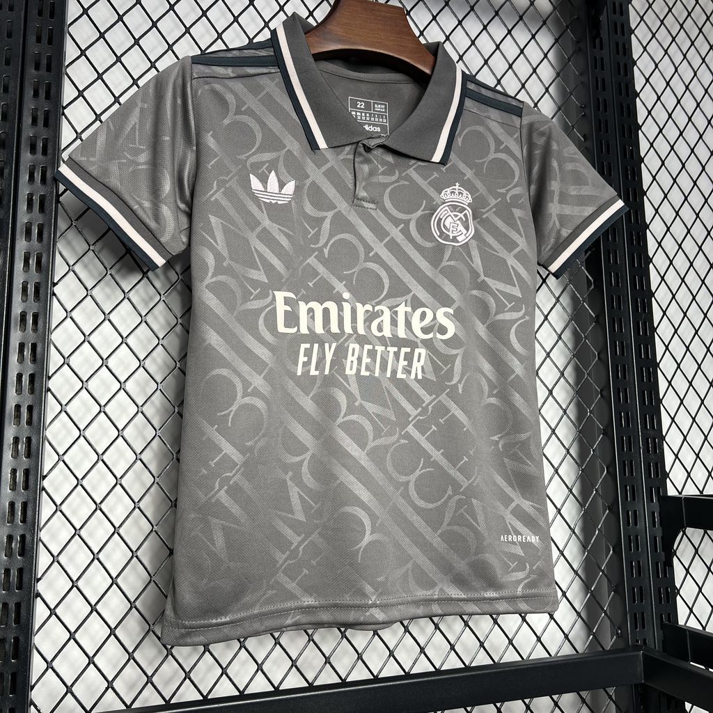 kit enfant du troisième ensemble Real Madrid saison 24/25.