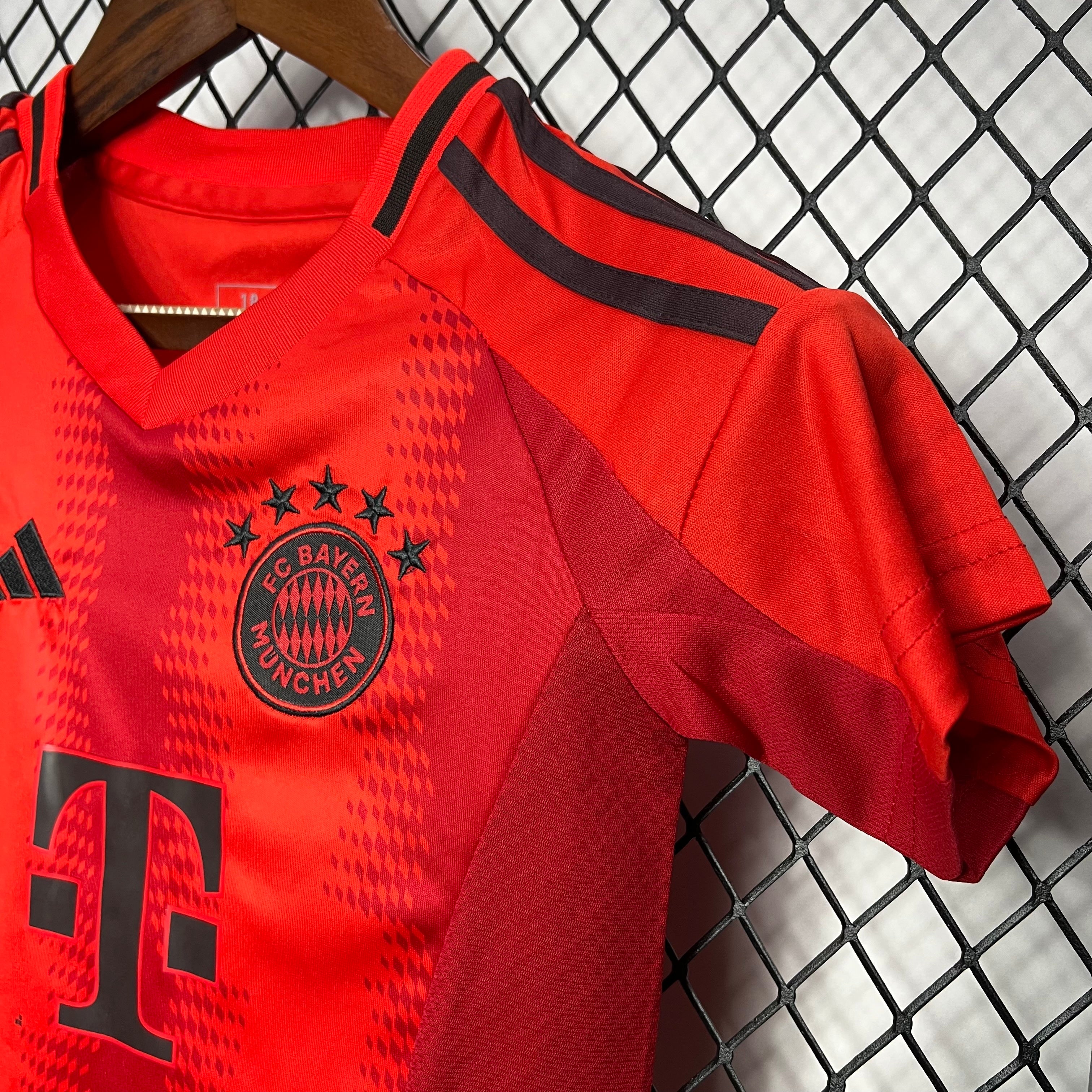 Kit domicile enfant Bayern Munich 24/25