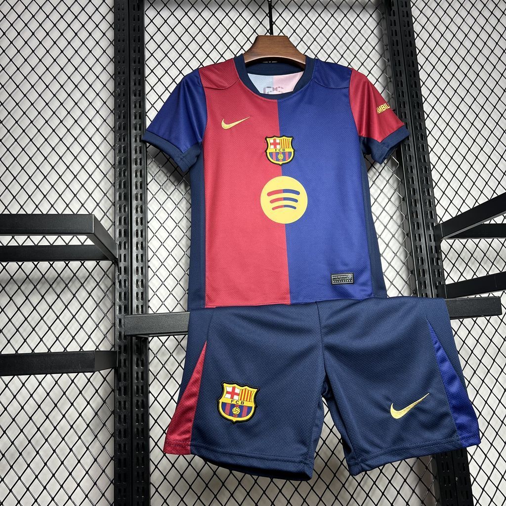 kit junior domicile du FC Barcelone saison 24/25.