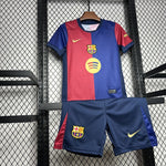 kit junior domicile du FC Barcelone saison 24/25.